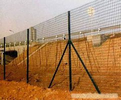 公路護欄網及其在橋梁安全中的應用 以安平縣諾佳五金絲網制品為例